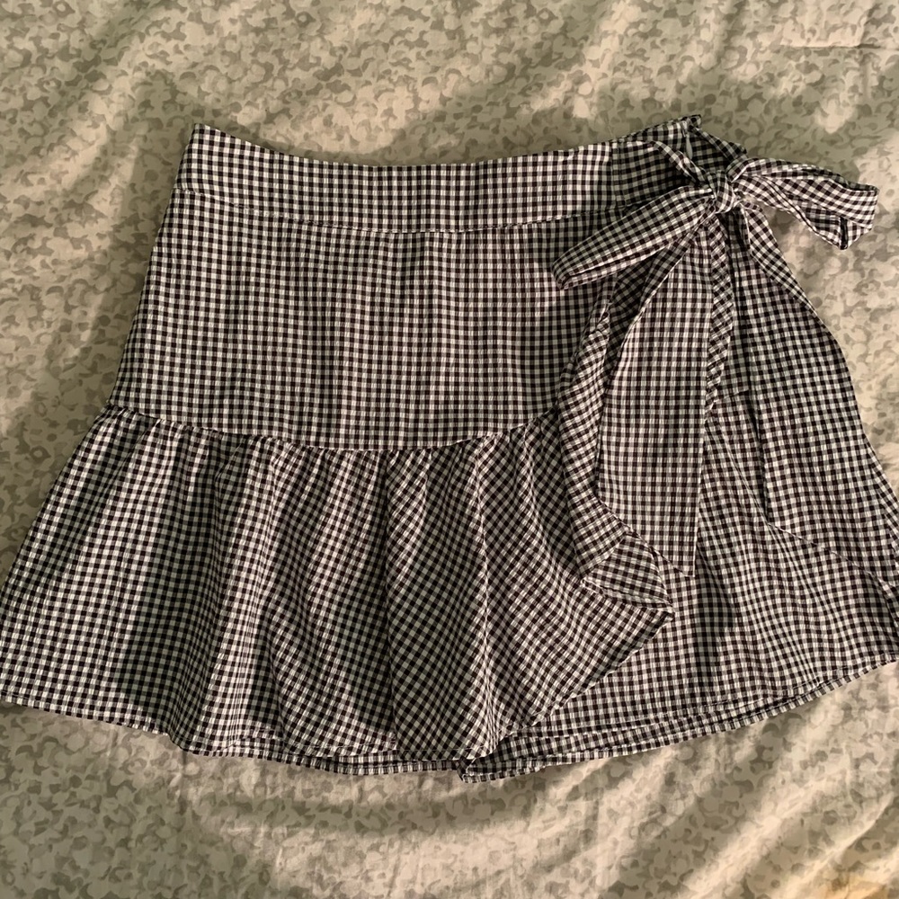 Francesca’s | Black Gingham Skort
